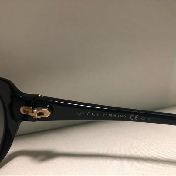 AUTHENTIC GUCCI SUNGLASSES - Picture 4 of 5
